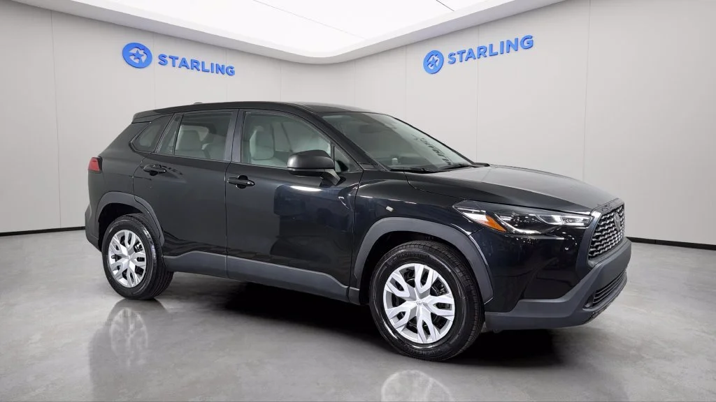 Used 2023 Black Toyota L image 13