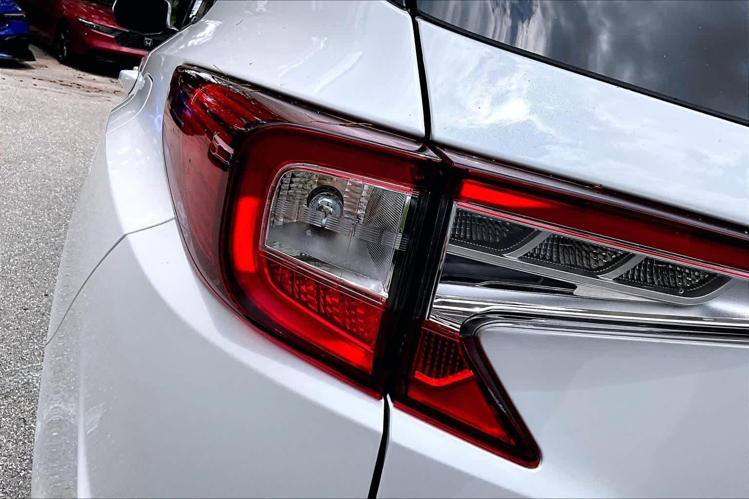 Used 2025 Platinum White Pearl Acura SH-AWD image 28