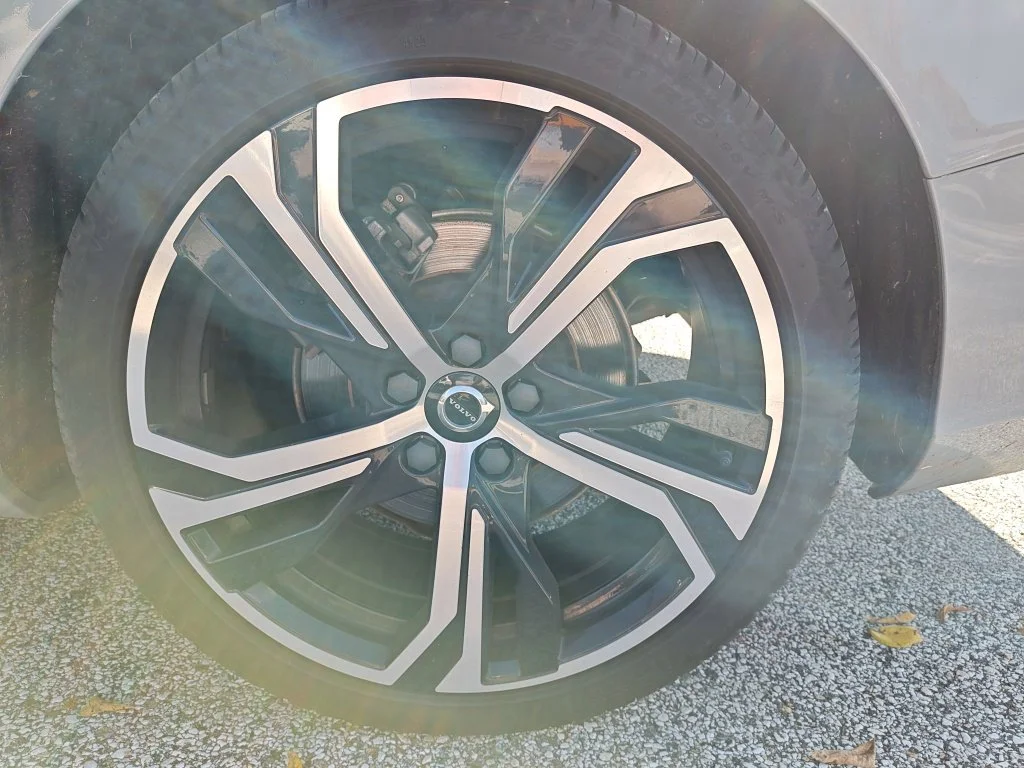 Used 2024 Gray Volvo Ultimate image 9