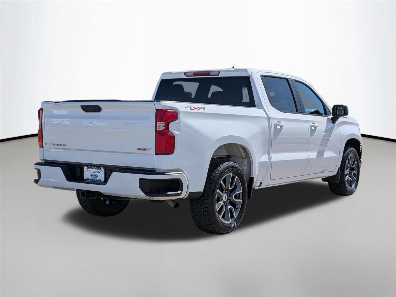 Used 2023 Summit White Chevrolet RST image 5