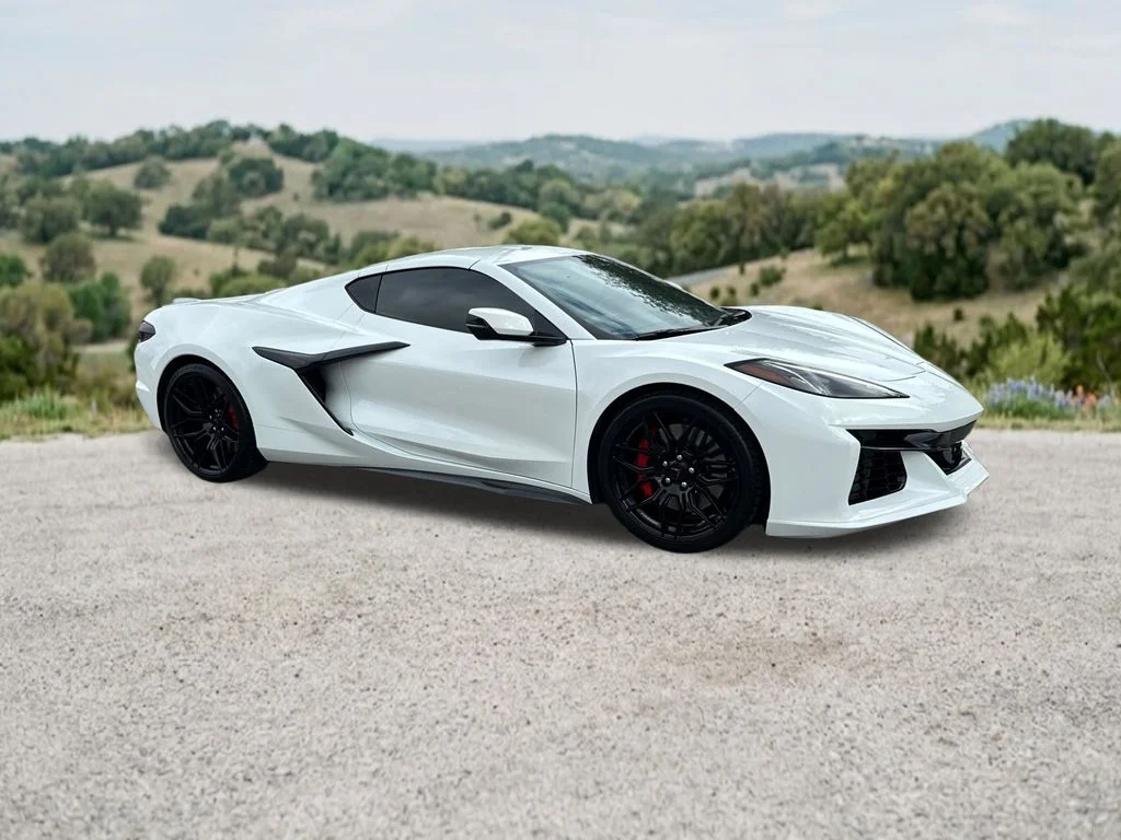 Used 2025 White Chevrolet Z06 image 12