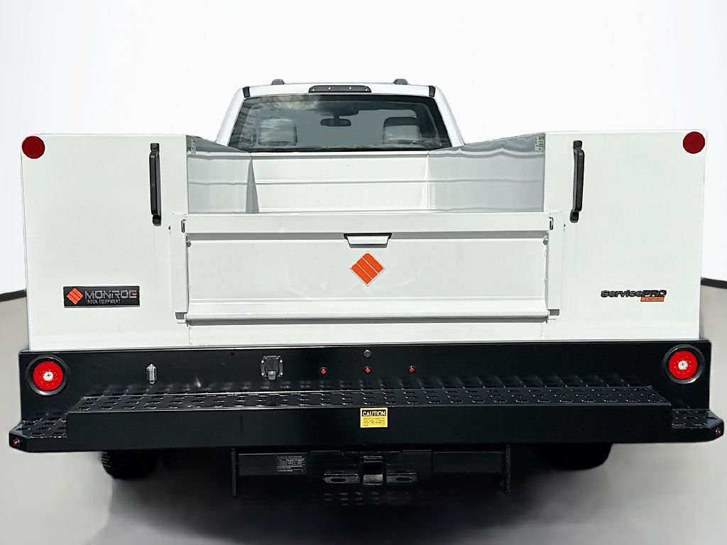 2024 Ford F-450 Super Duty Chassis Cab XL - Photo 9