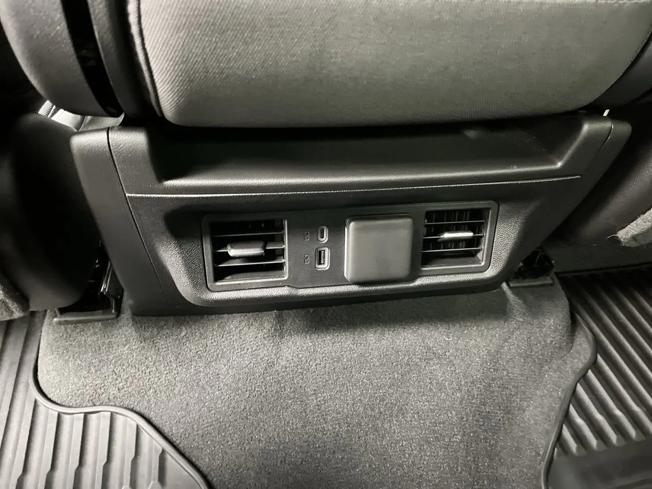 2025 GMC Sierra 1500 SLE - Photo 13