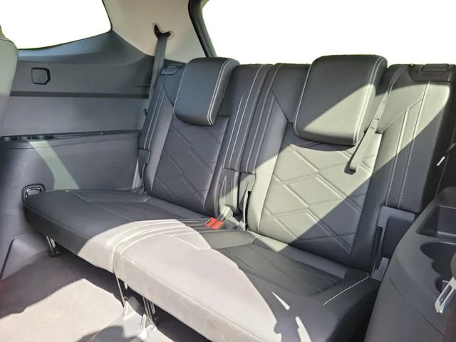 Used 2025 Gray Volkswagen 2.0T SE w/Technology image 22
