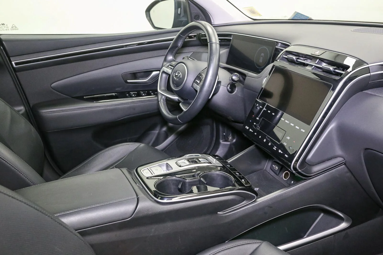 Used 2023 Amazon Gray Hyundai SEL Convenience image 23