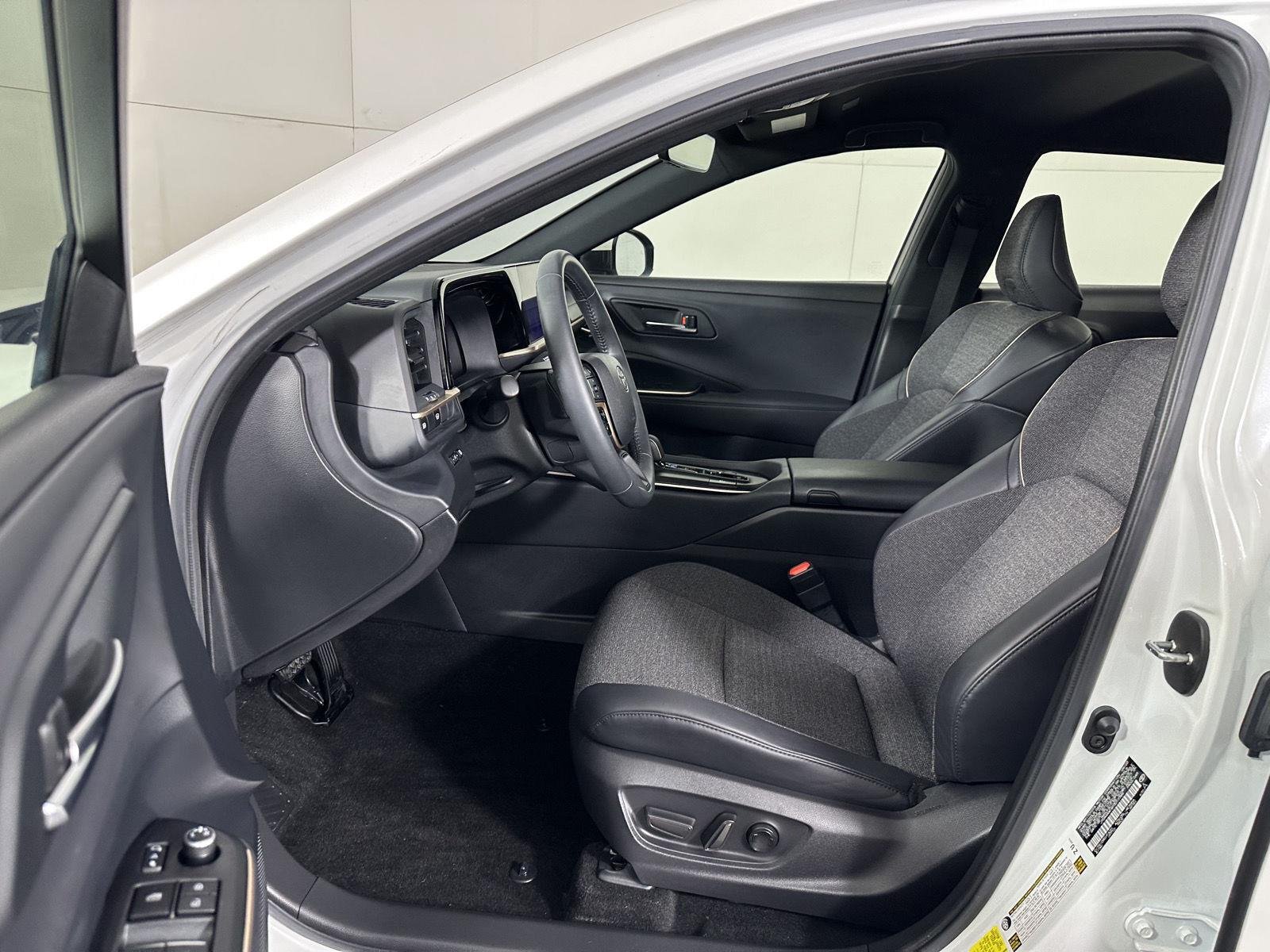 Used 2023 Oxygen White Toyota XLE image 12