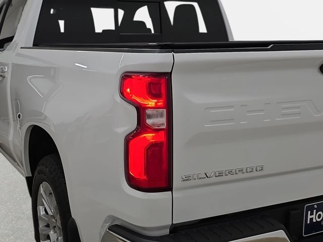 Used 2025 White Chevrolet LTZ image 34