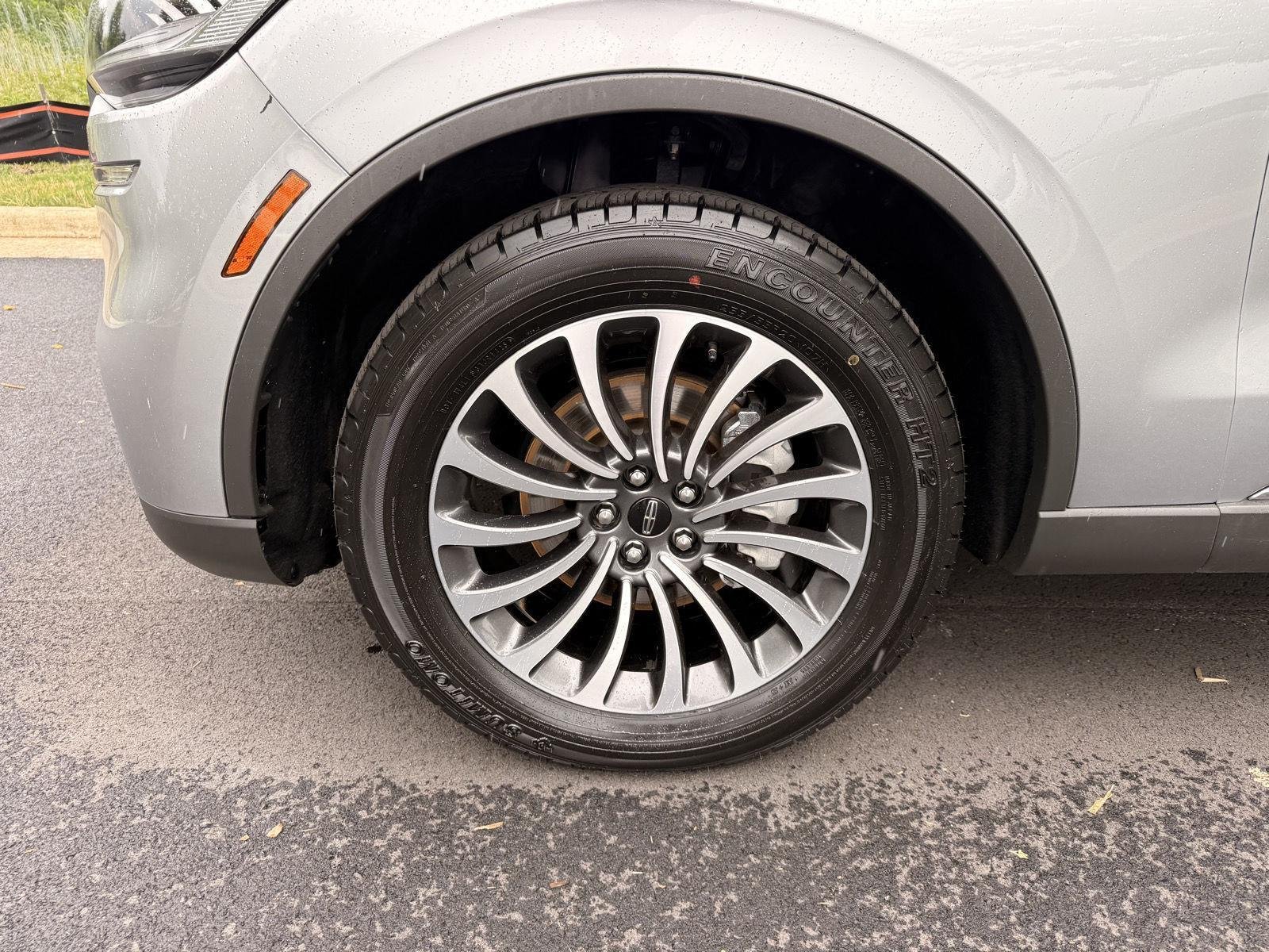 Used 2024 Silver Radiance Metallic Clearcoat Lincoln Premiere image 9