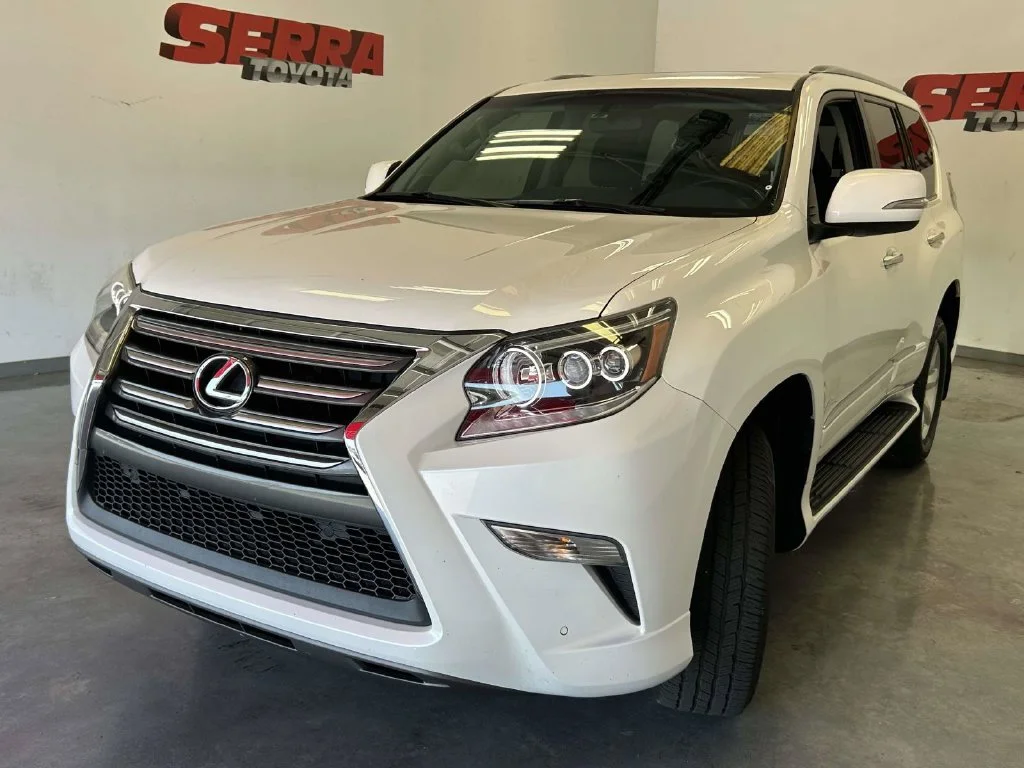Used 2018 White Lexus 460 image 6