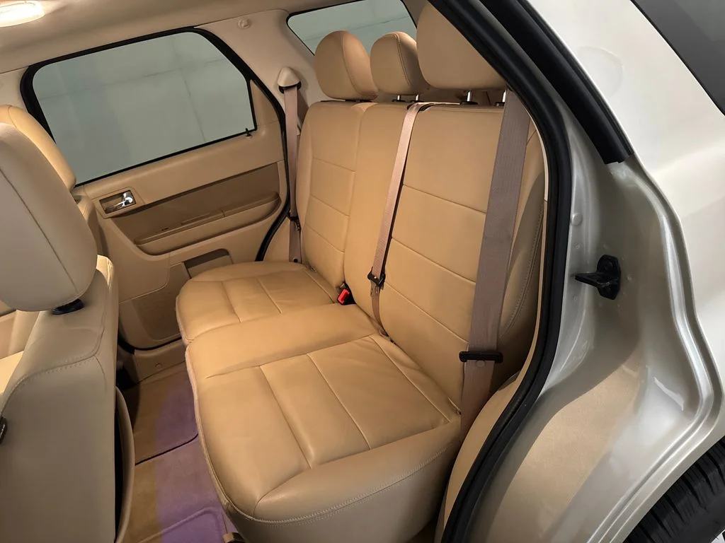 Used 2011 Gold Ford Limited image 32
