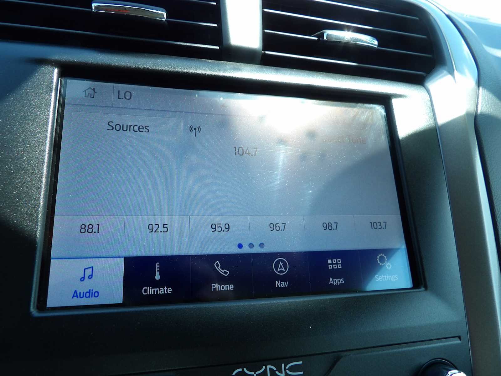 Used 2020 Agate Black Metallic Ford SE image 19