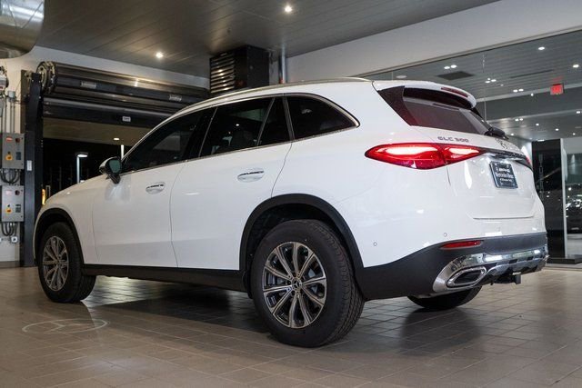 New 2026 Polar White Mercedes-Benz GLC 300 image 37