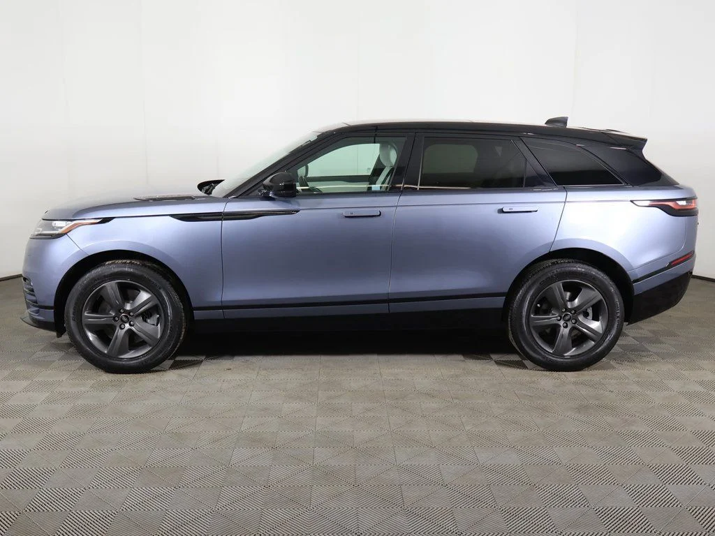 Used 2023 Byron Blue Metallic Land Rover R-Dynamic S MHEV image 21