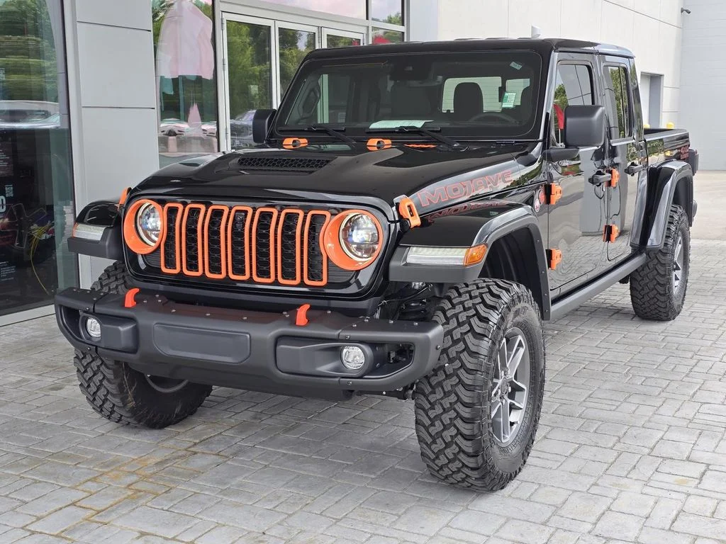 Used 2025 Black Clearcoat Jeep Mojave X image 3