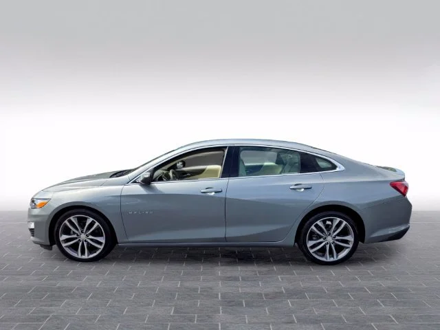 Used 2024 Sterling Gray Metallic Chevrolet 2LT image 4