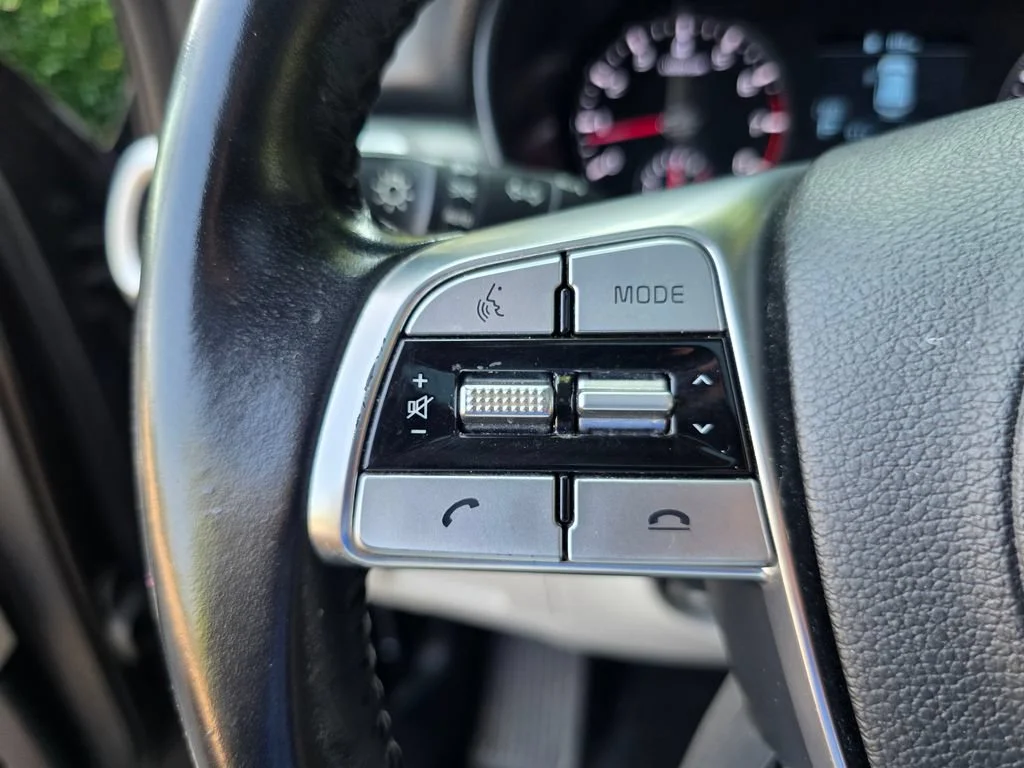 Used 2020 Green Kia S image 24