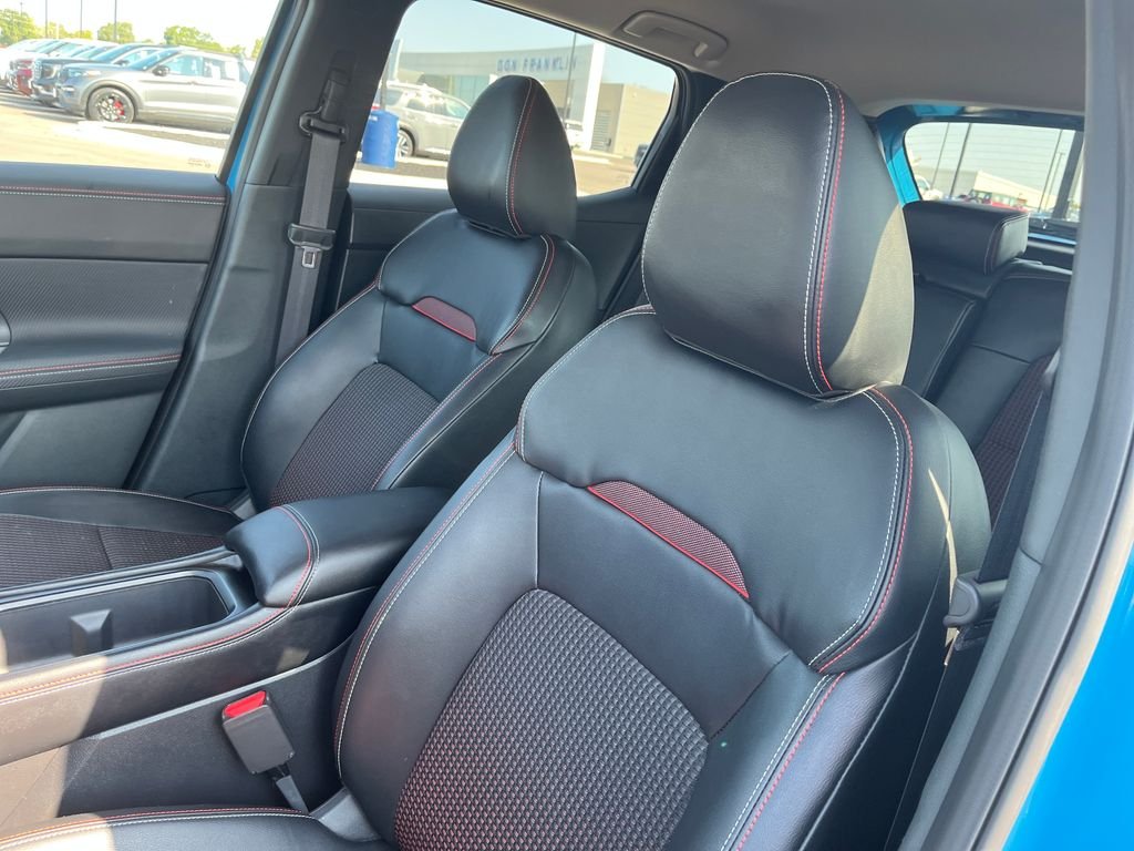 Used 2025 White Nissan SR image 12