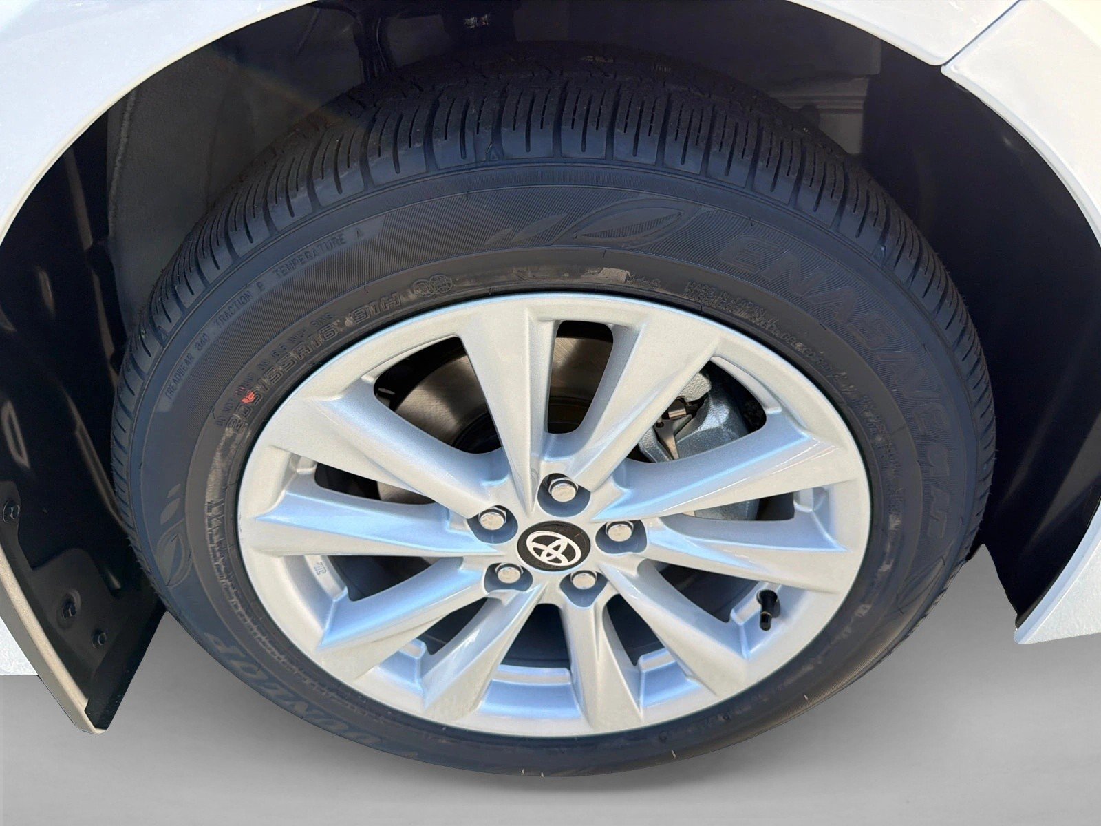 New 2027 Ice Cap Toyota LE image 12