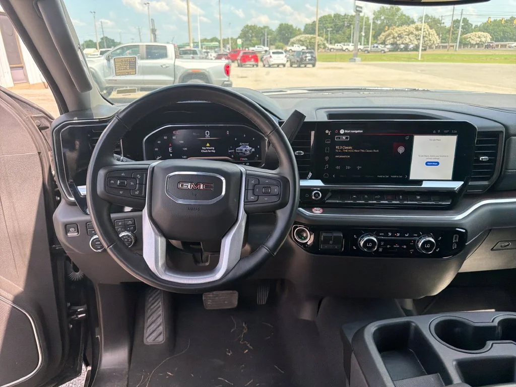 Used 2025 Black GMC SLT image 15