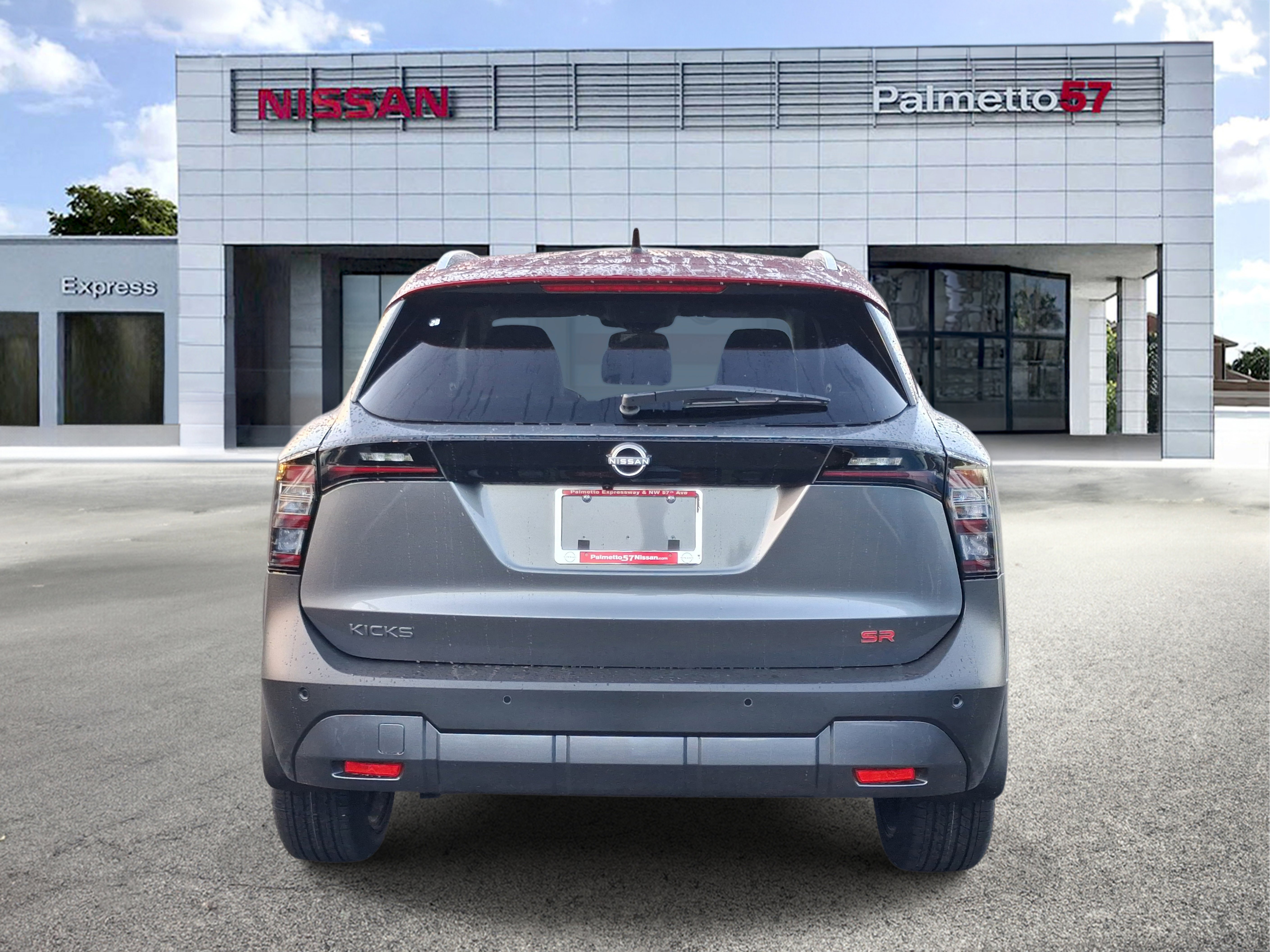New 2026 Gun Metallic / Scarlet Ember Tintcoat Two-tone Nissan SR image 4