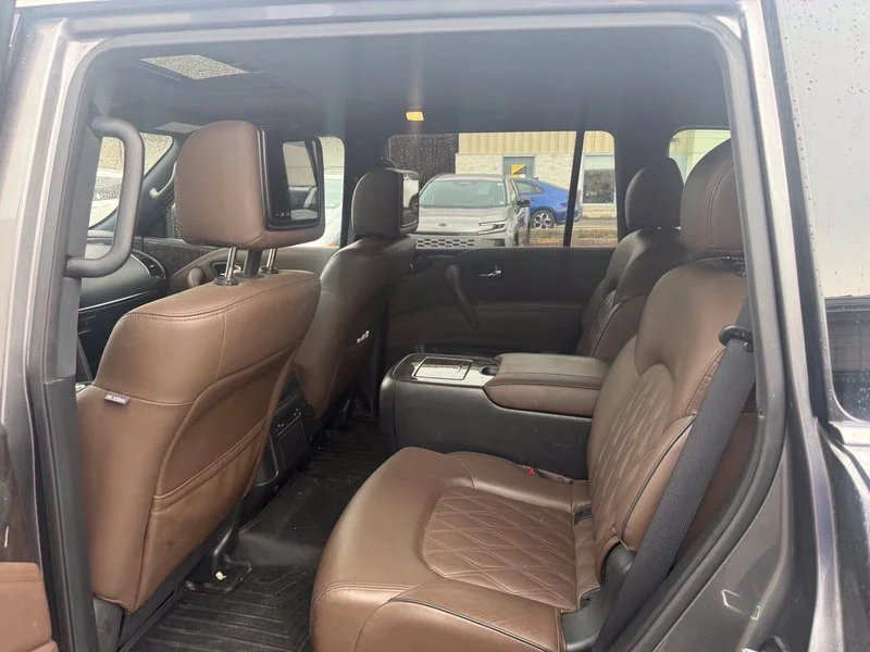 Used 2022 Gray Nissan Platinum image 8