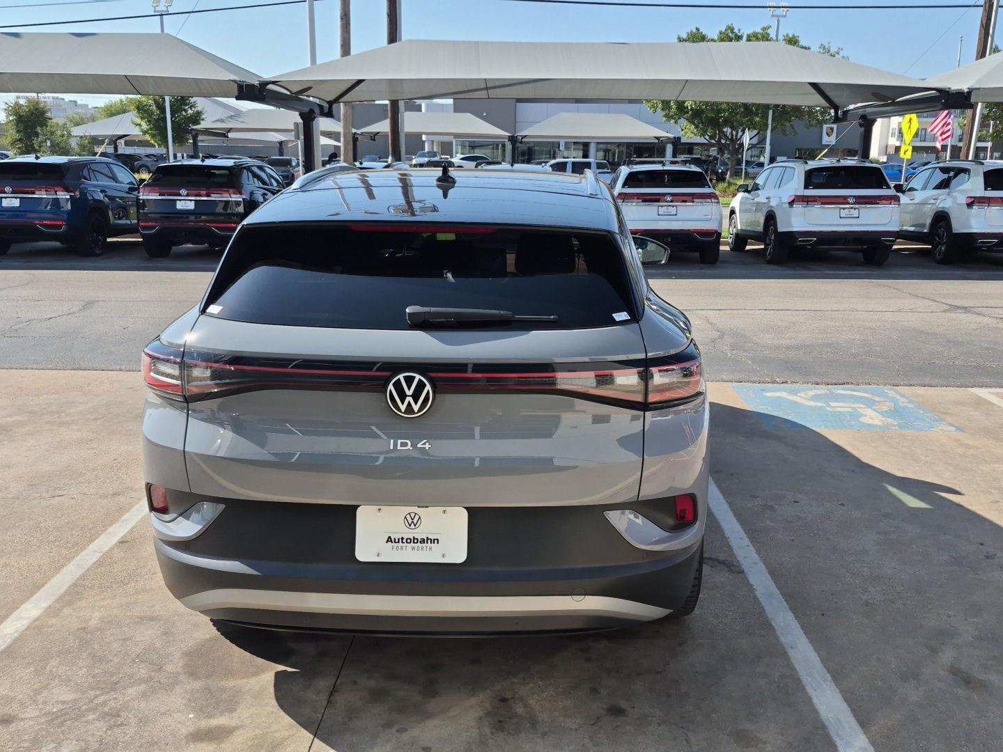 Used 2021 Moonstone Gray/Black Roof Volkswagen Pro S image 6