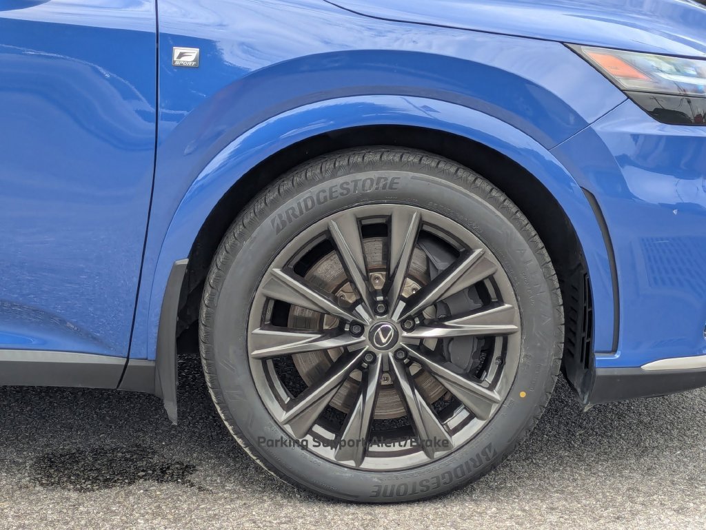 Used 2023  Lexus 350 F Sport Handling image 12