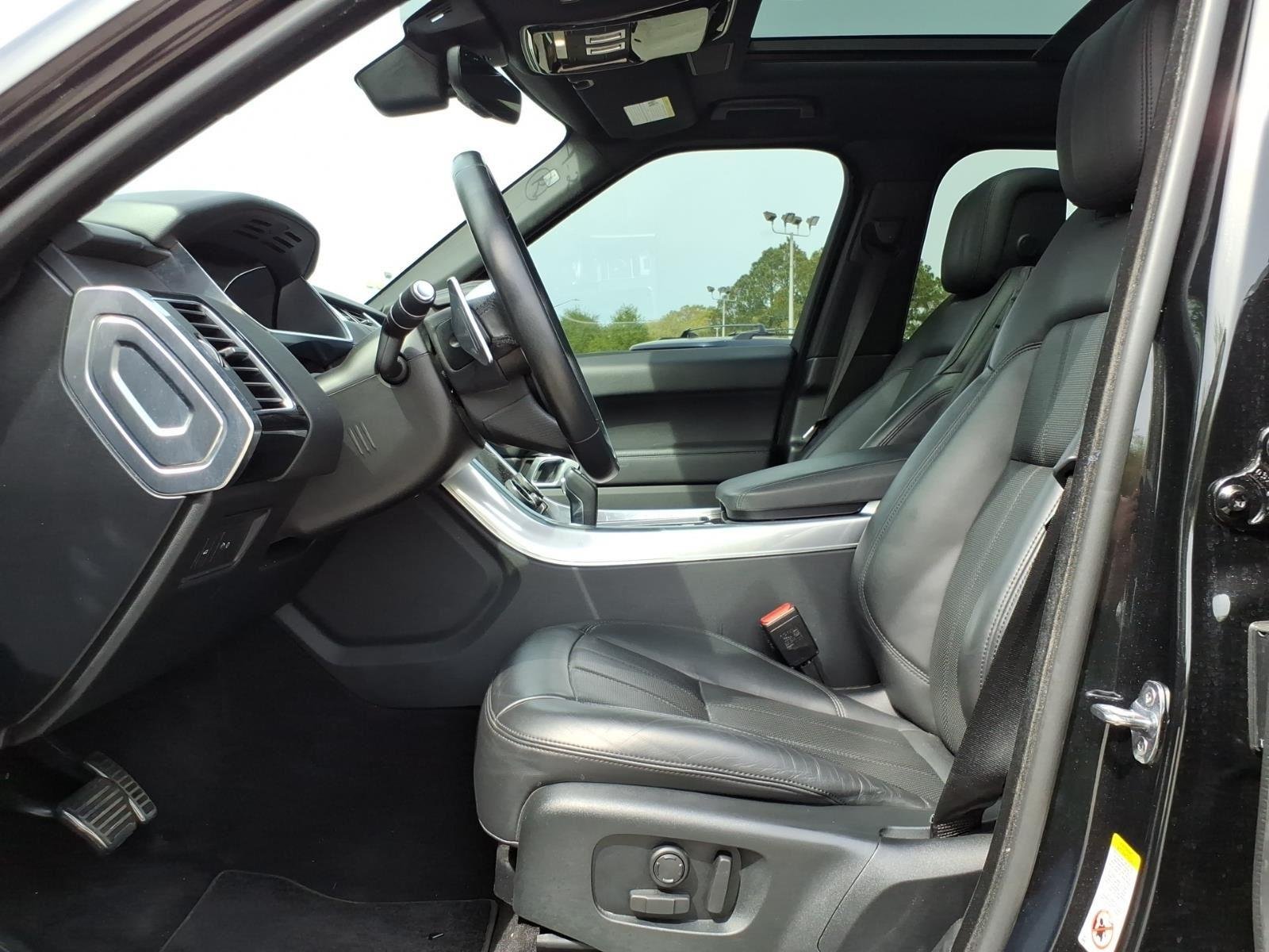 Used 2022 Santorini Black Metallic Land Rover HSE Silver Edition image 11