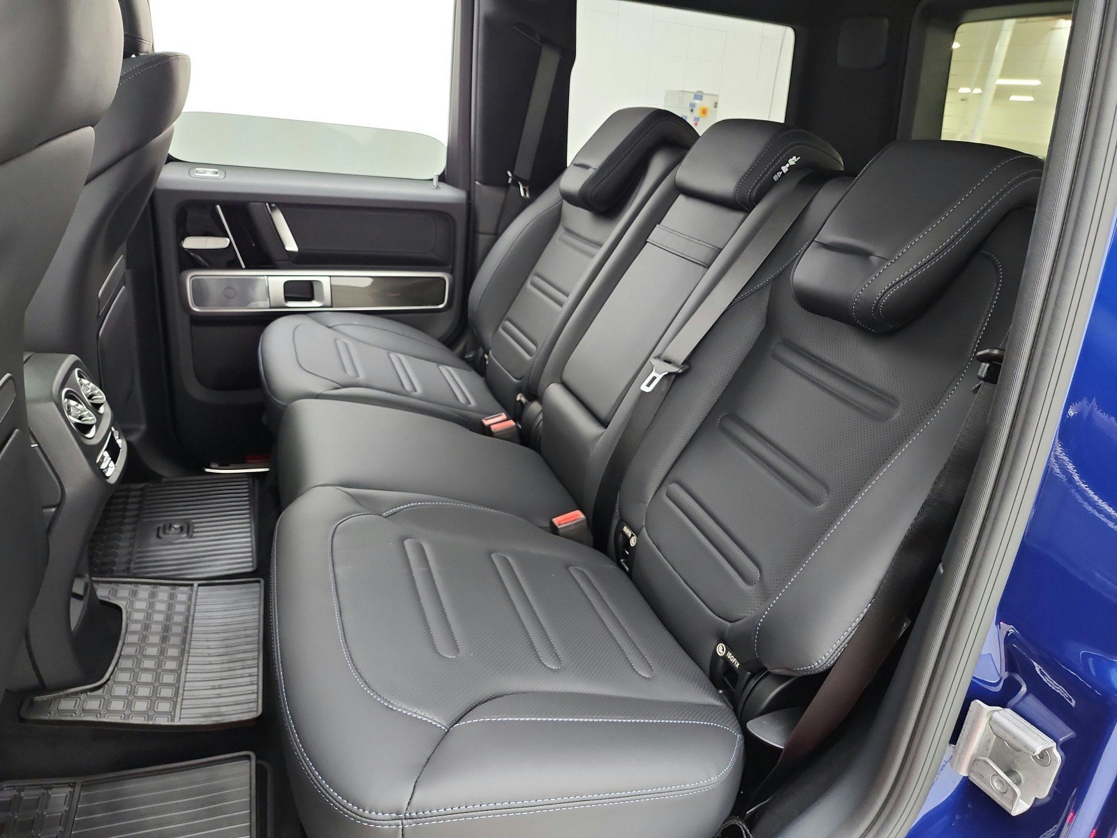 New 2027 Brilliant Blue Mercedes-Benz G 580e SUV image 32