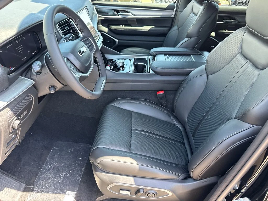 New 2026 Black Jeep  image 25