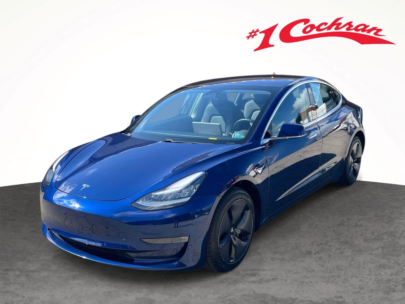 Used 2018 Deep Blue Metallic Tesla Long Range Battery image 17