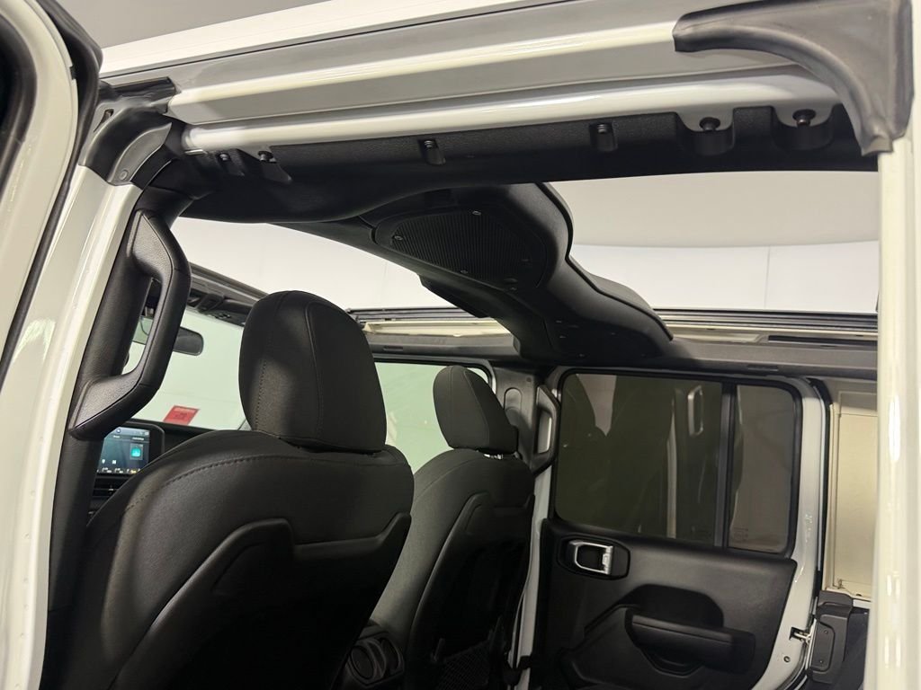 Used 2024 White Jeep Rubicon 4xe image 18