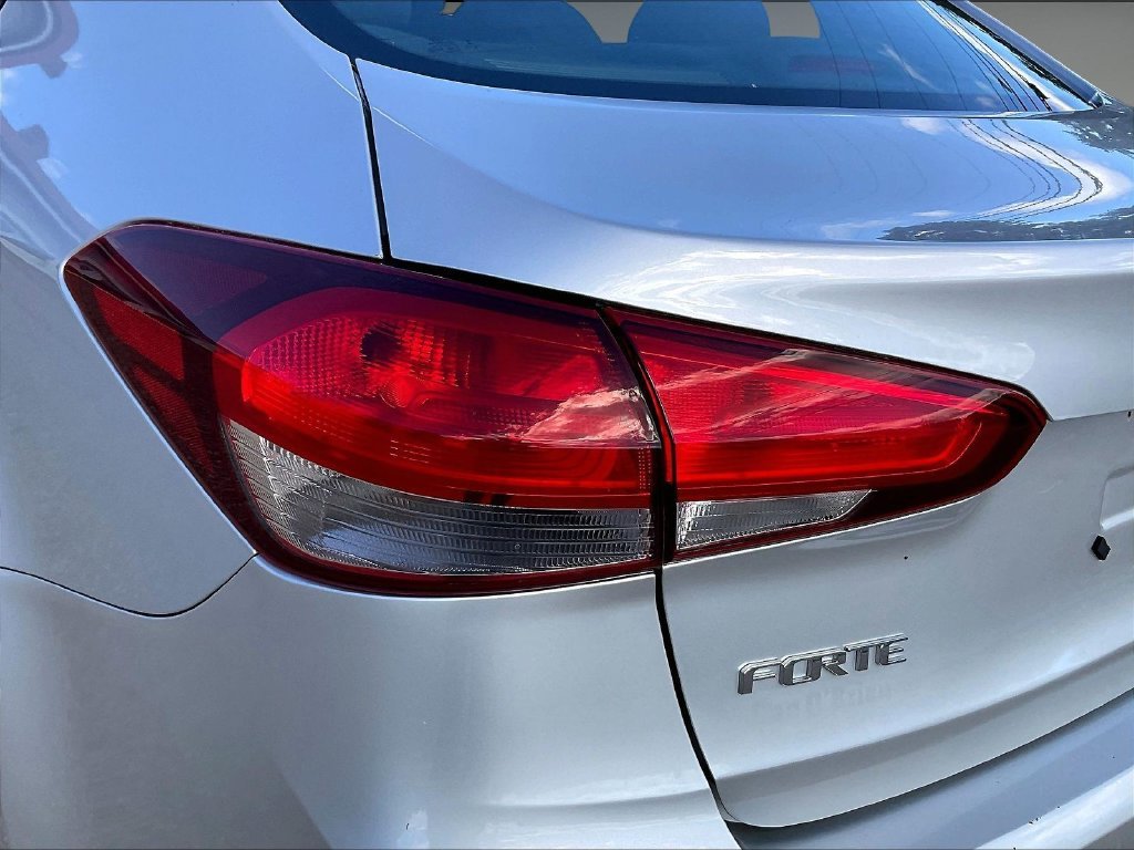 Used 2018 Silky Silver Kia LX image 29
