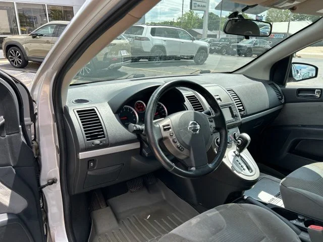 Used 2012 Silver Nissan 2.0 SR image 24