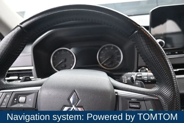 Used 2022  Mitsubishi SE image 22