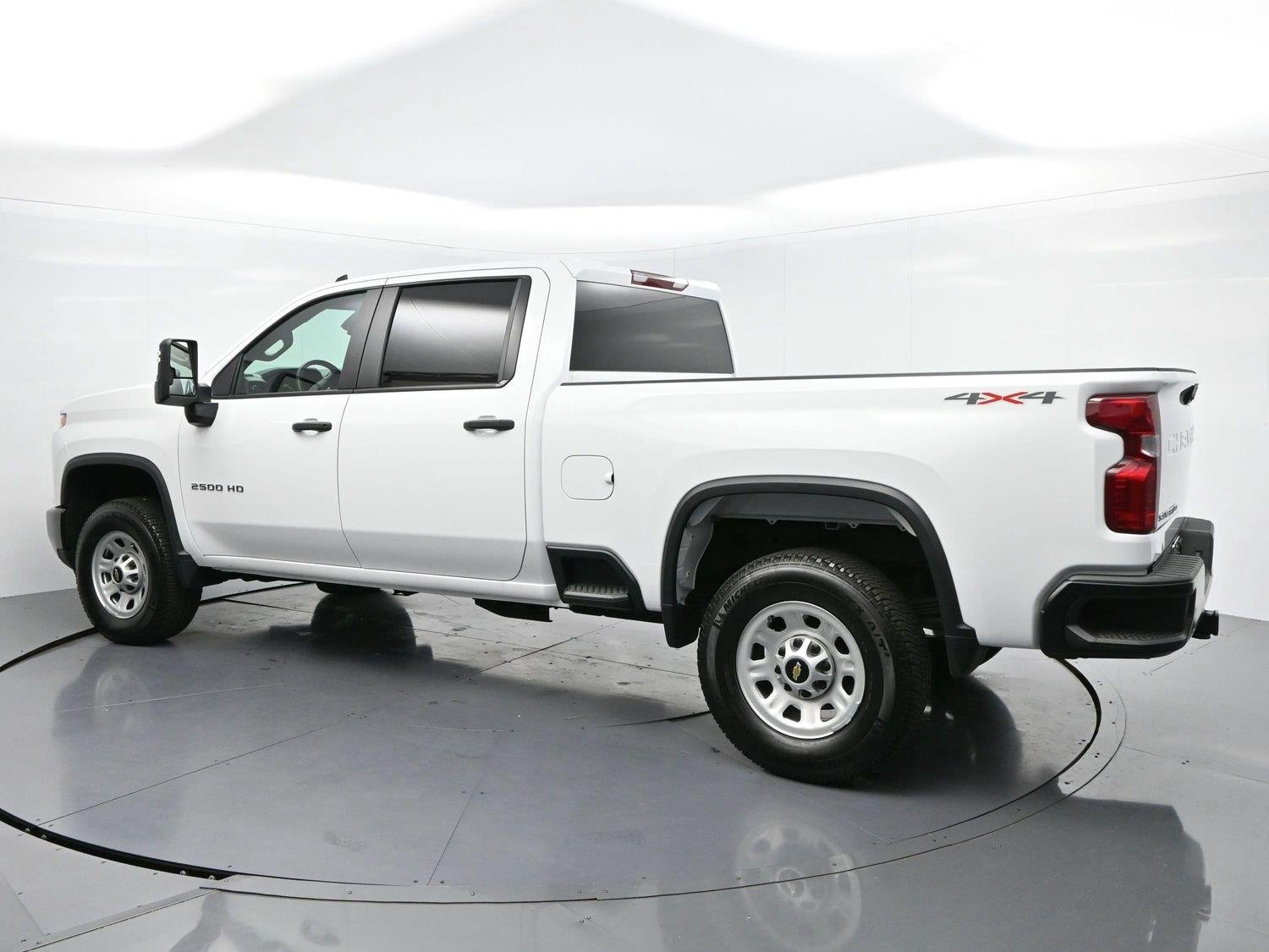 Used 2025 Summit White Chevrolet WT image 5