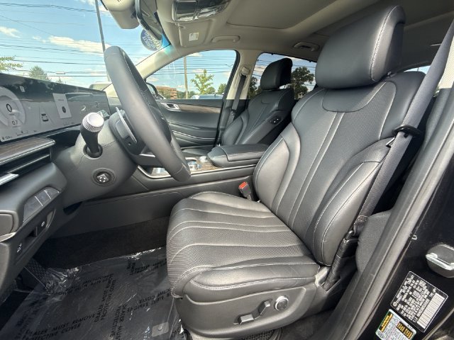 Used 2025 Black Genesis 2.5T image 11