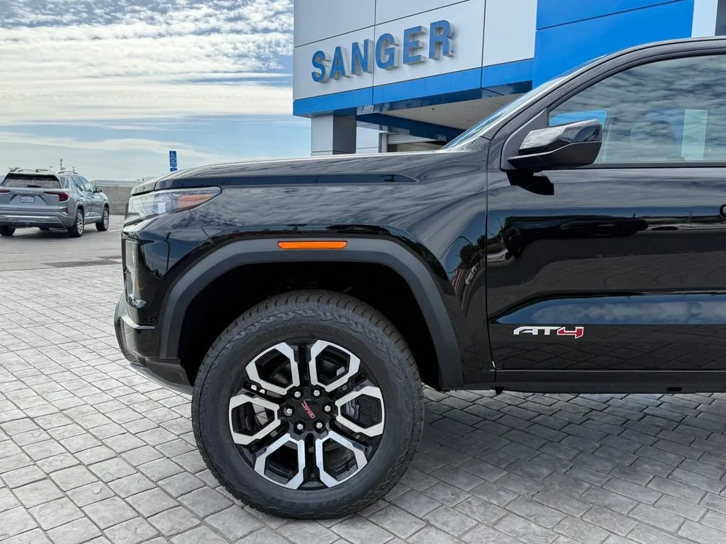 New 2026 Onyx Black GMC AT4 image 5