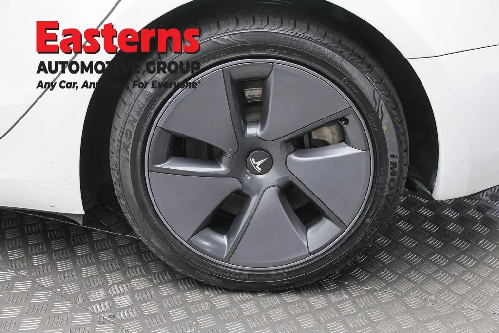 Used 2023 White Tesla Base image 8