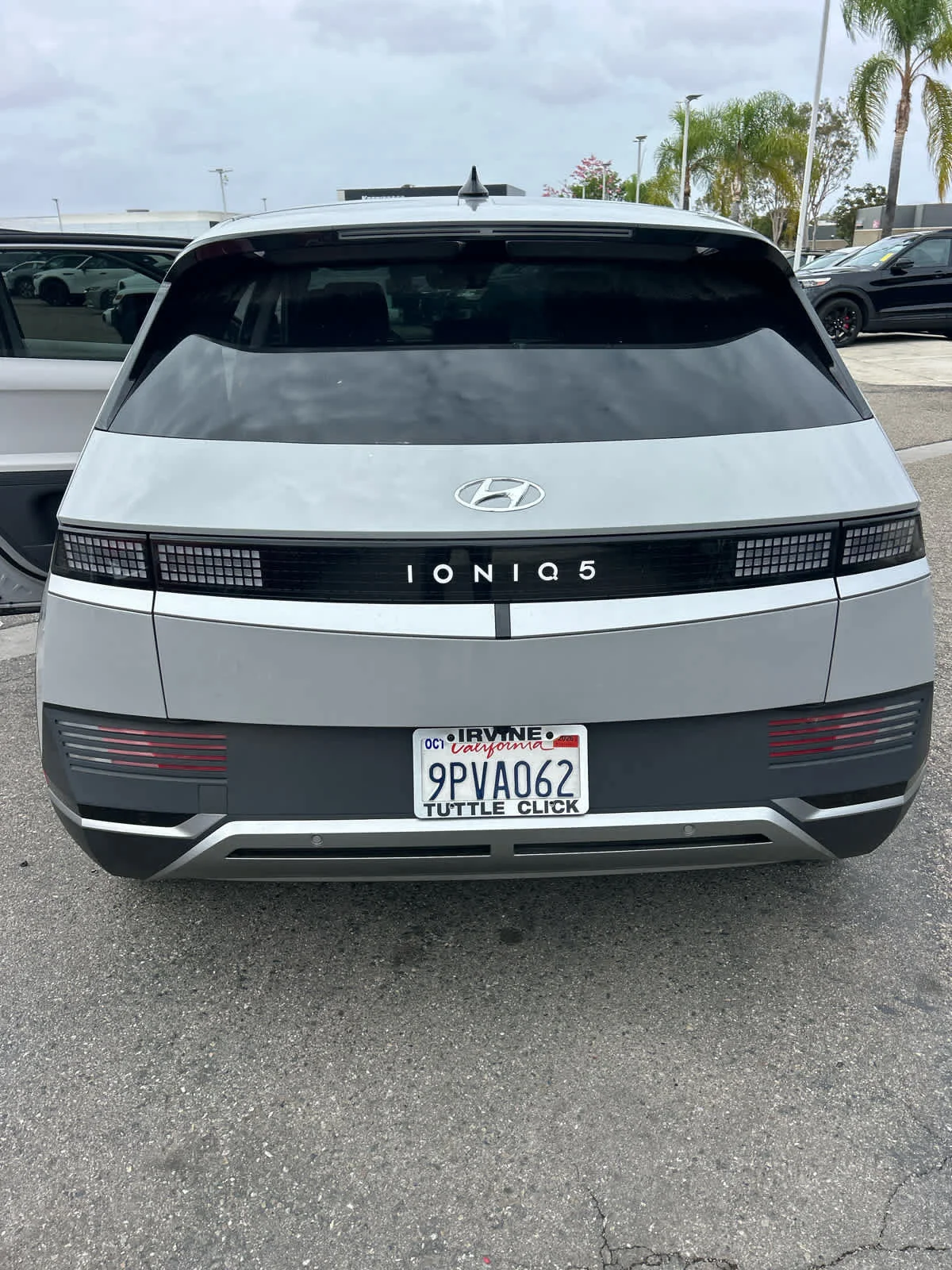Used 2024 CYBER GRAY HYUNDAI SEL image 3