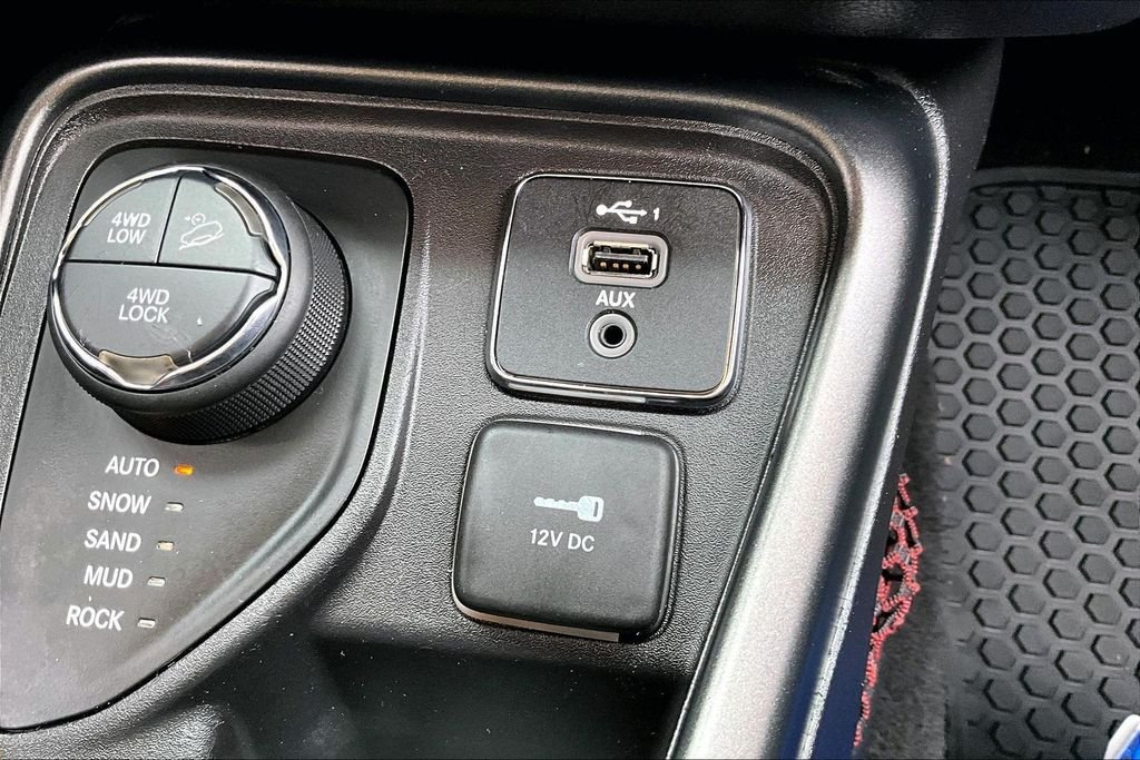 Used 2020 Red Jeep Trailhawk image 26