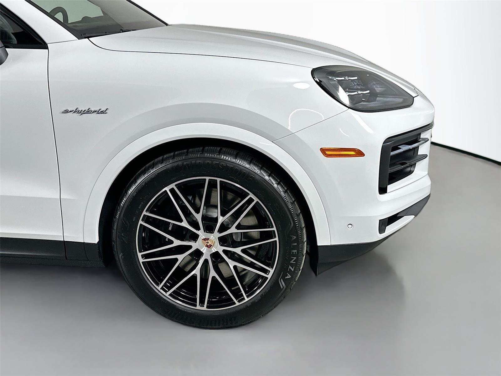 New 2026 White Porsche Cayenne E-Hybrid Coupé image 14