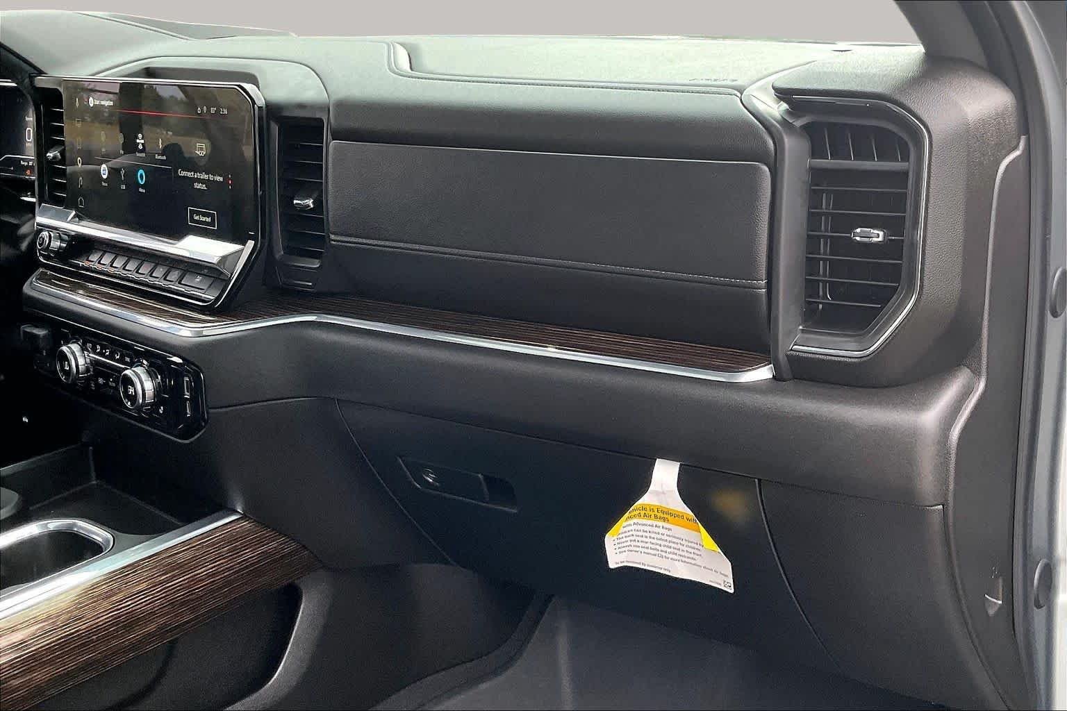 Used 2025 Sterling Metallic GMC Elevation image 18