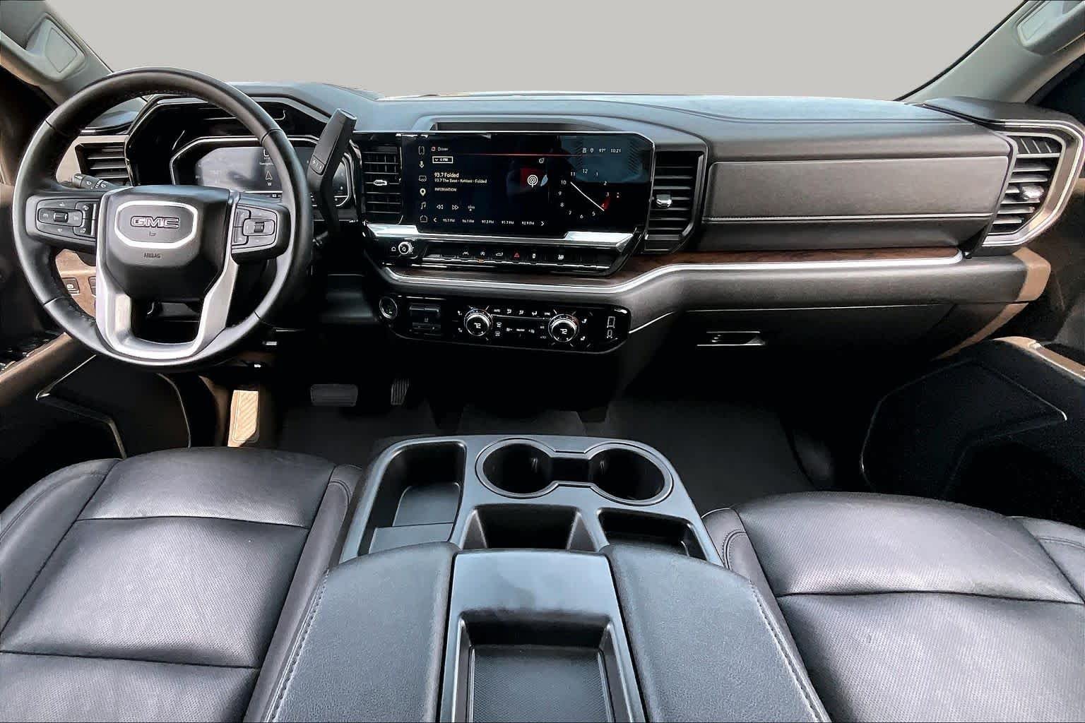 Used 2025 Onyx Black GMC SLT image 16