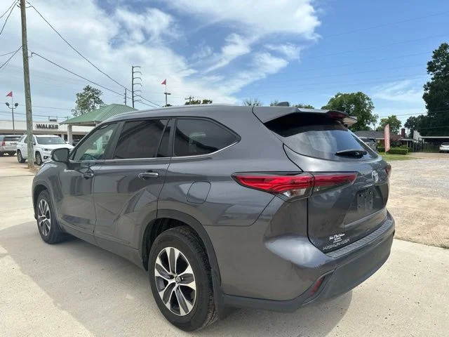 Used 2023 Gray Toyota XLE image 9