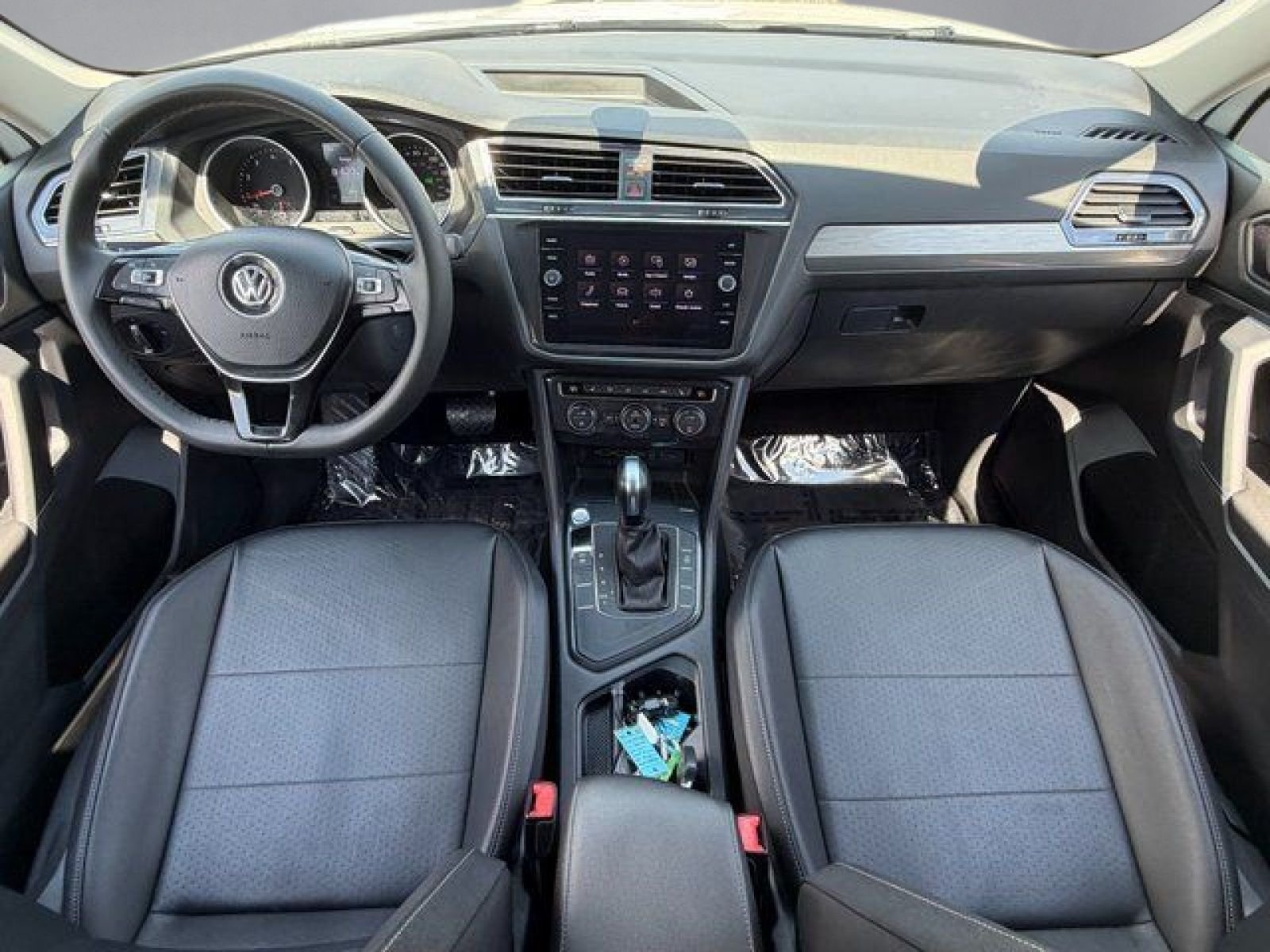 Used 2020 White Volkswagen 2.0T SE image 3
