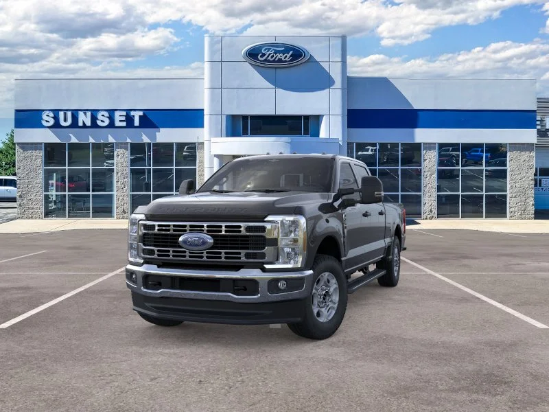 New 2026 Agate Black Metallic Ford XLT image 2
