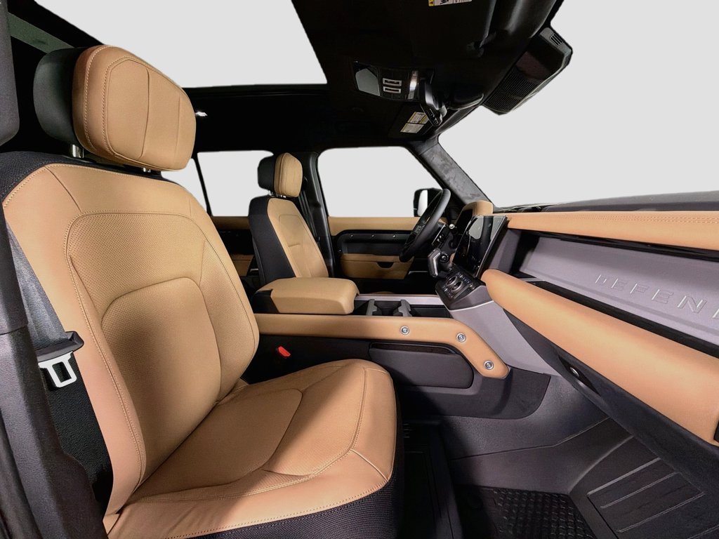 New 2026 Santorini Black Land Rover V8 image 31