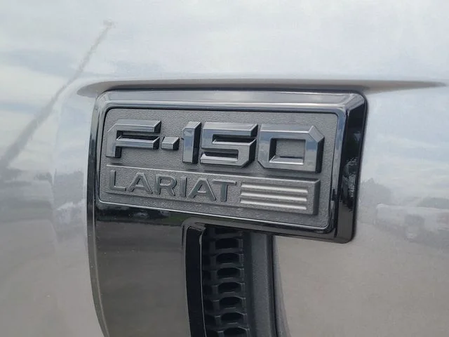 Used 2025 Gray Ford Lariat image 9