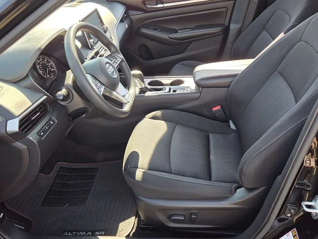 Used 2022 Black Nissan 2.5 SV image 5